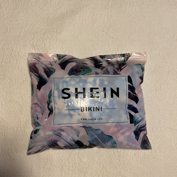 Shein Bikini 3 Piece! Size Medium/Large - Picture 9 of 10